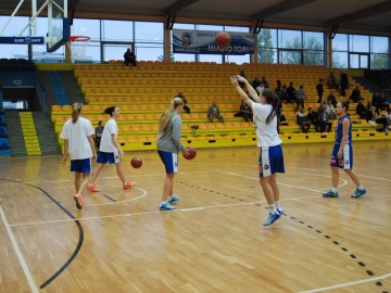 Basket gra w Toruniu (na żywo)
