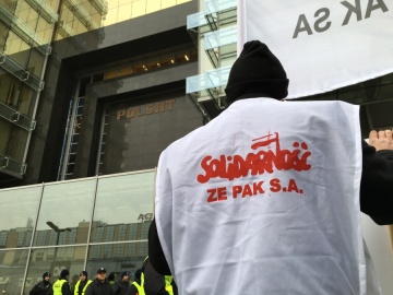 Pracownicy ZE PAK protestowali przed siedzibą TV POLSAT