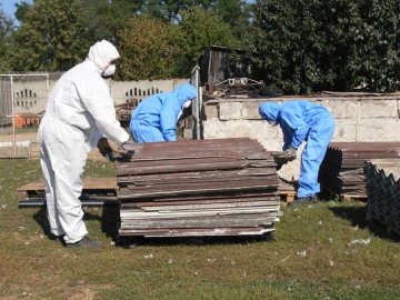 Tylko w tym roku usunęli 1200 ton azbestu w powiecie konińskim