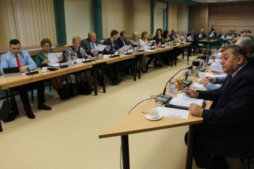 Radni powiatowi ustalili wynagrodzenie dla starosty konińskiego
