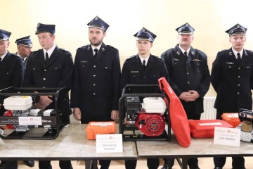 Strażacy z gminy Rzgów otrzymali nowy sprzęt za ponad 62 tys. zł