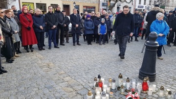 Syreny i kondolencje płyną od mieszkańców Konina do Gdańska
