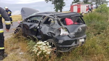 Wypadek w Orchowie. Samochód dachował. Dwie osoby ranne