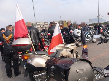 Patriotyczna parada motocyklowa przejechała ulicami Konina