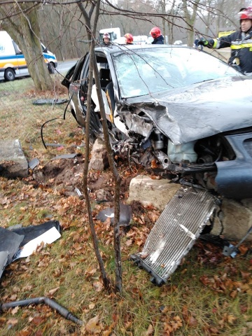 Wypadek w Kolonii Golina. 22-letni kierowca trafił do szpitala