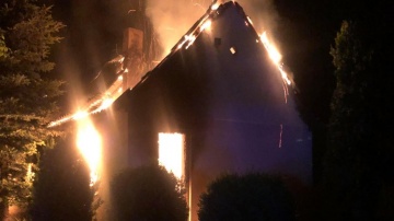 Nocny pożar w Bielach. Ogień zniszczył dom jednorodzinny