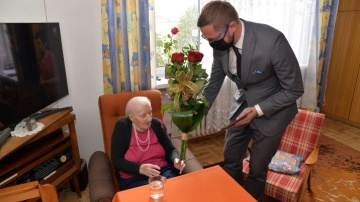 Na urodzinach u Zofii Zapaśnik. Koninianka skończyła 103 lata