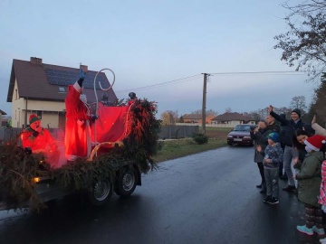 Korowód Świętego Mikołaja przejechał przez całą gminę Rychwał