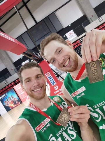 Dwóch koszykarzy z Konina brązowymi medalistami Polski!