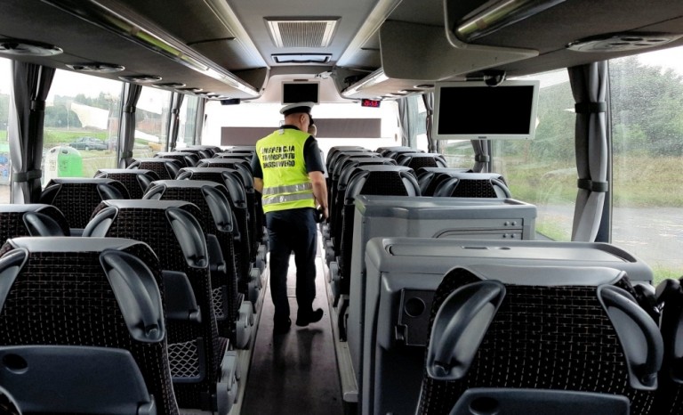 Kontrole autobusów dowożących dzieci do szkół w Kleczewie