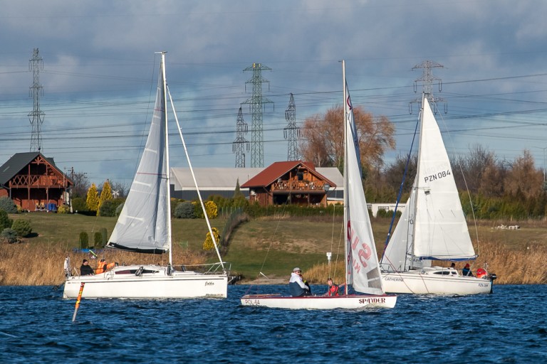 Zakończyli sezon. Niemal setka żeglarzy pływała na Jeziorze Pątnowskim