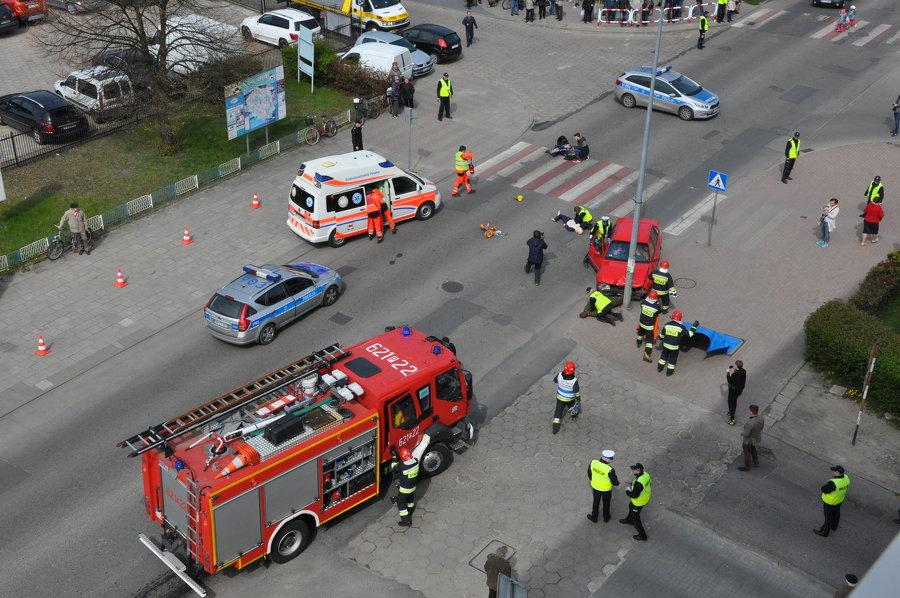 Wypadek w Turku. Pijany potrącił cztery osoby i uderzył w lampę