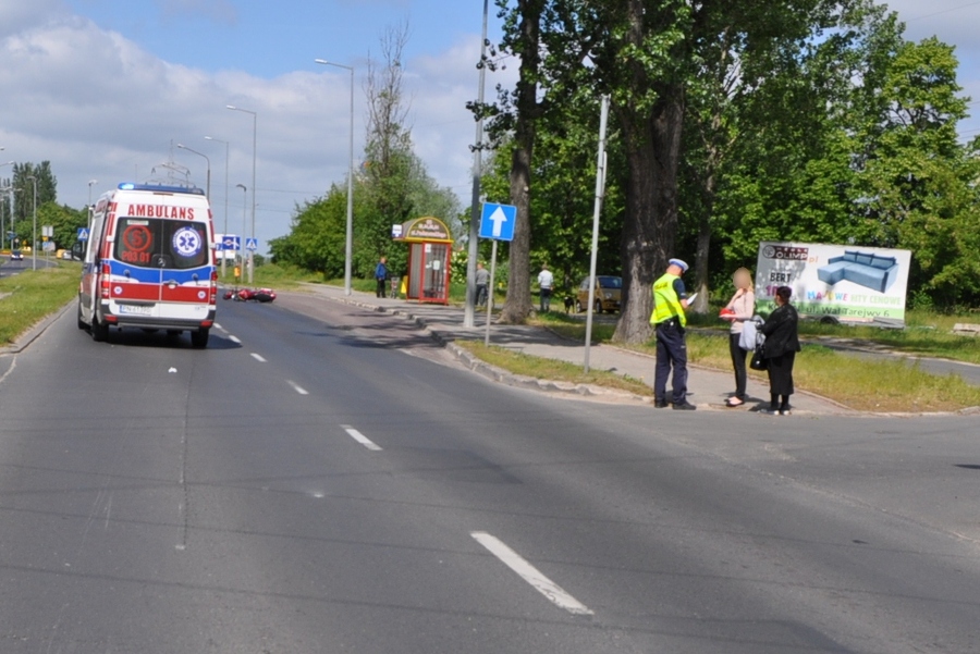 Wypadek na ul. Paderewskiego. Motocyklista zginął na drodze