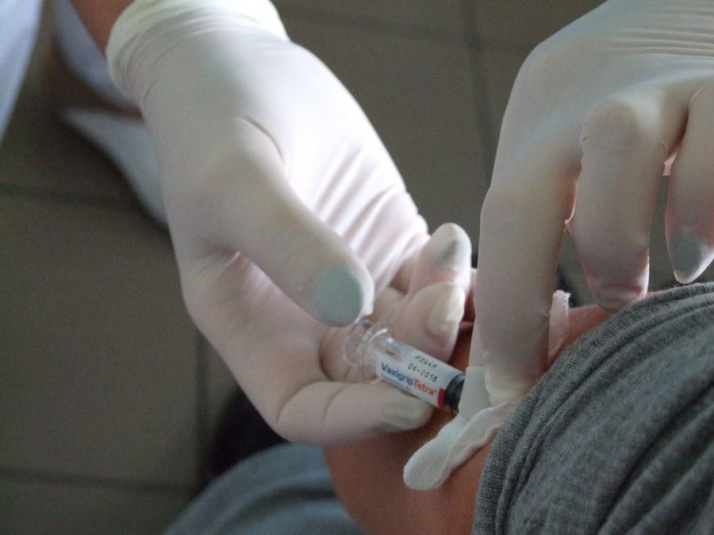 Bezpłatne szczepienia przeciw grypie dla krwiodawców i strażaków